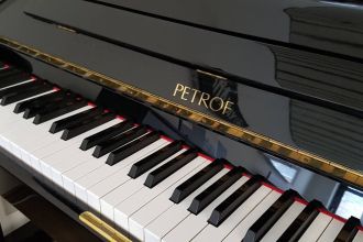 Petrof Klavier Modell 125