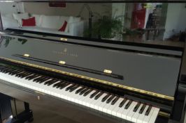 gesamtansicht steinway klavier v125