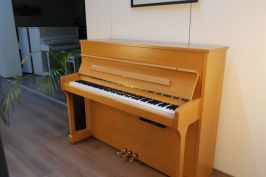 gebrauchtes Sauter Klavier Modell 113 cm mit Silent System  in der Oberfläche Buche hell - Seitenansicht 2