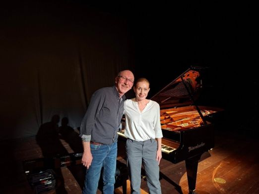 Klavier Konzertstimmen in der Stadthalle Kehl für Natalie O´Hara